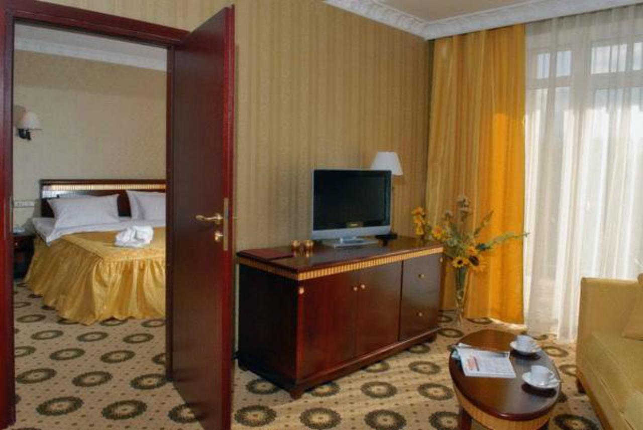 Royal Hotels And Spa Resorts Promenad ตรุสคาเวตส์ ภายนอก รูปภาพ