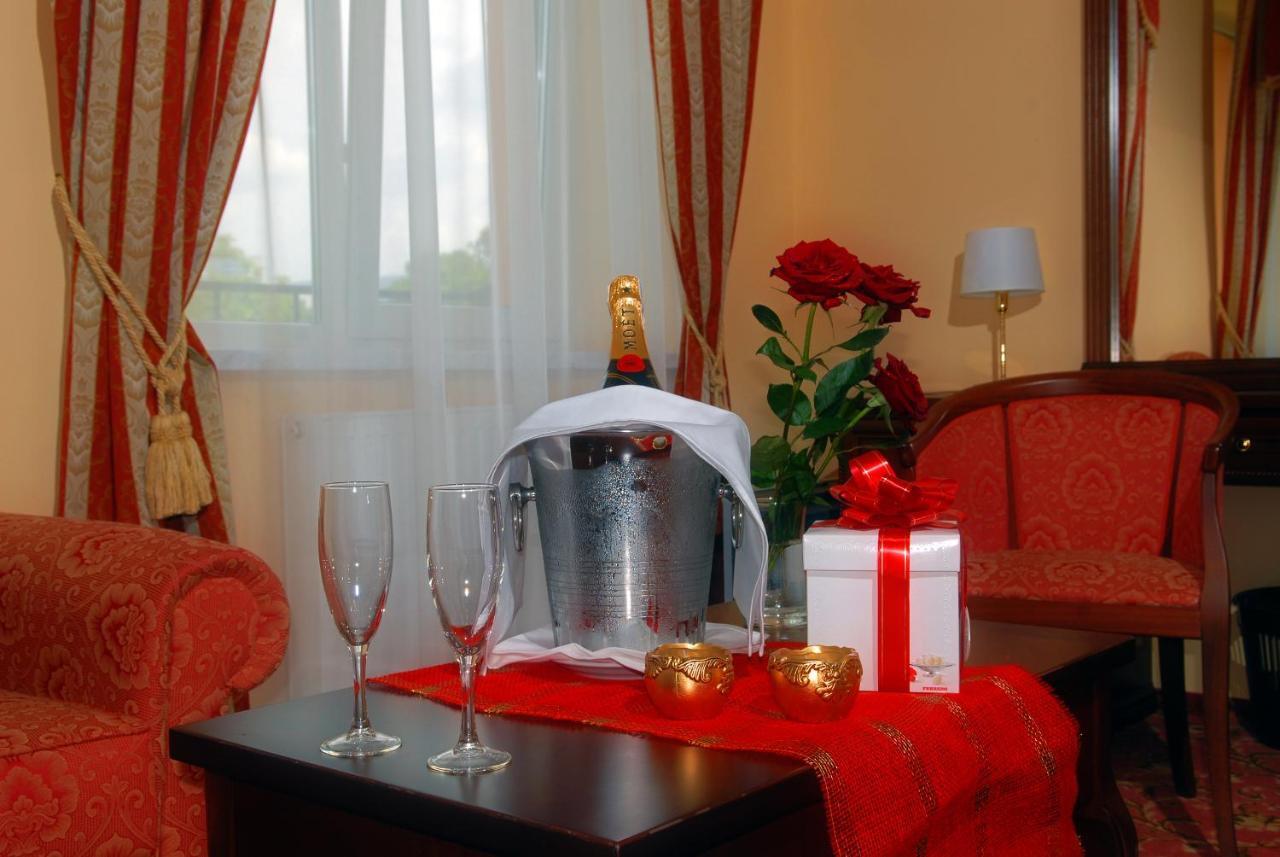 Royal Hotels And Spa Resorts Promenad ตรุสคาเวตส์ ภายนอก รูปภาพ